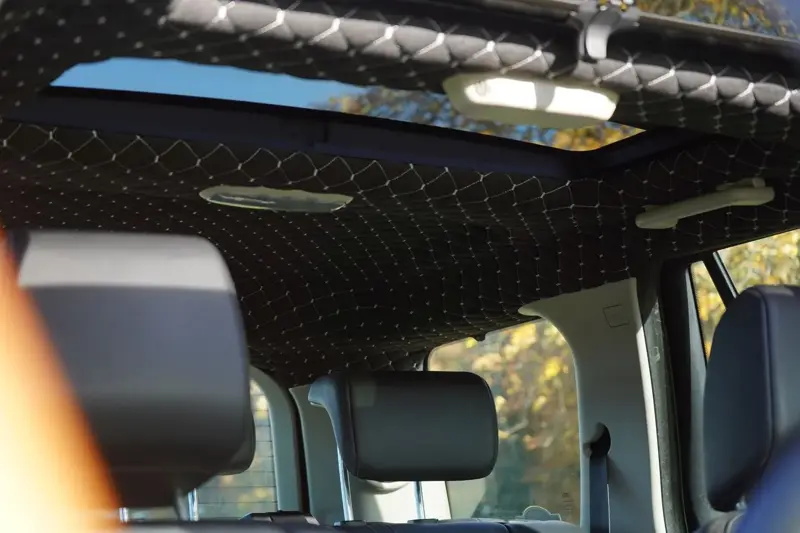 Diamond-stitched headliner around the sunroof, Freelander 2